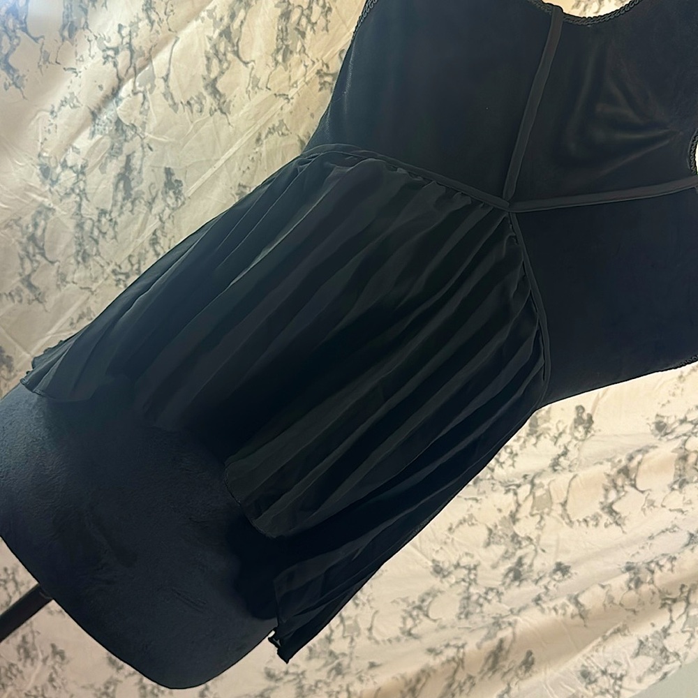 Cropped pleated top